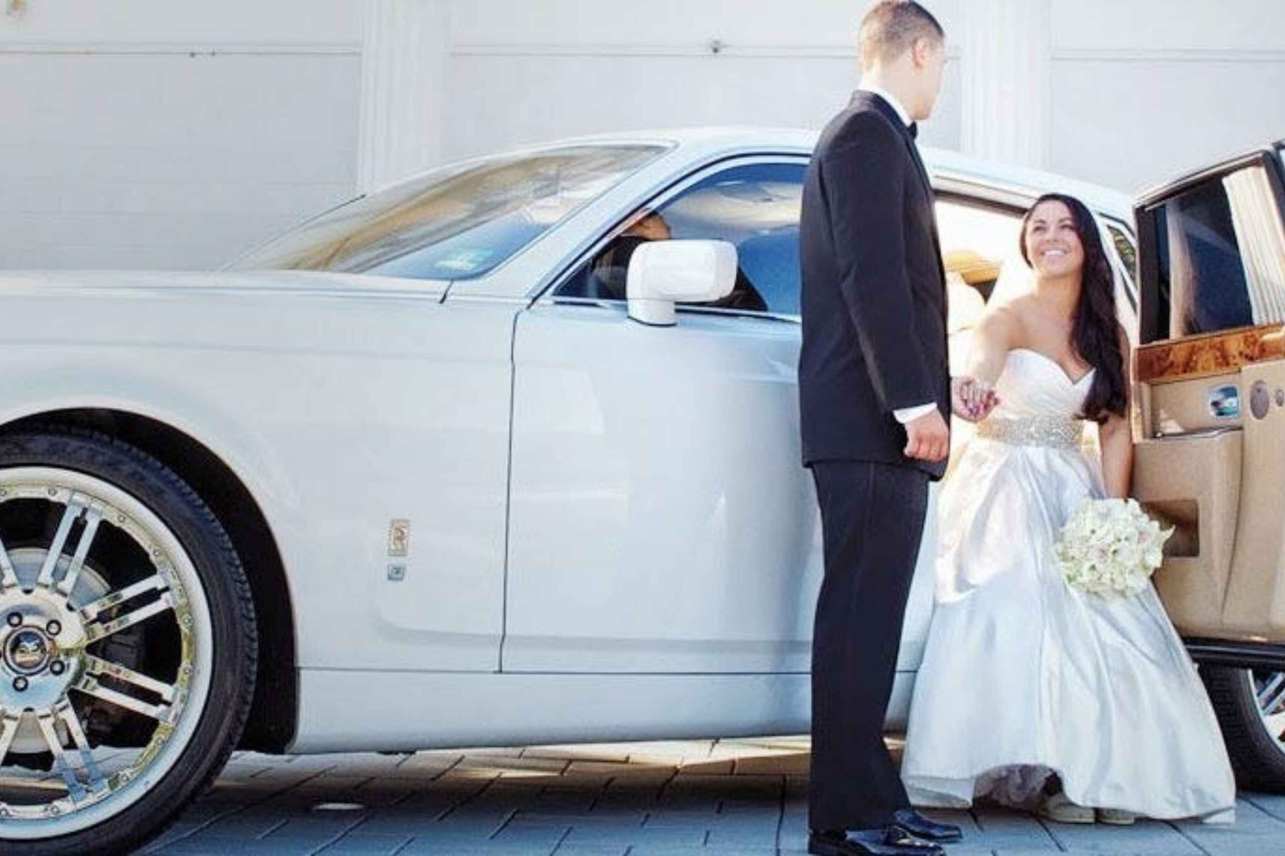 Make your day Memorable with a Wedding limo rental